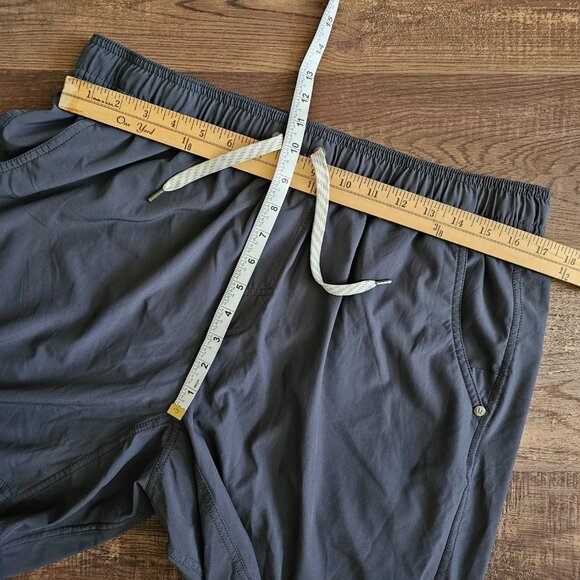 Vuori Kore V302 Athletic Lined  7” Shorts, XXL, Charcoal - Picture 6 of 10